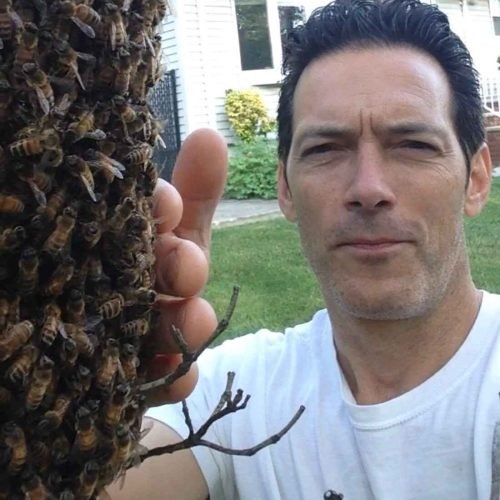 Mickey The beekeeper (1)